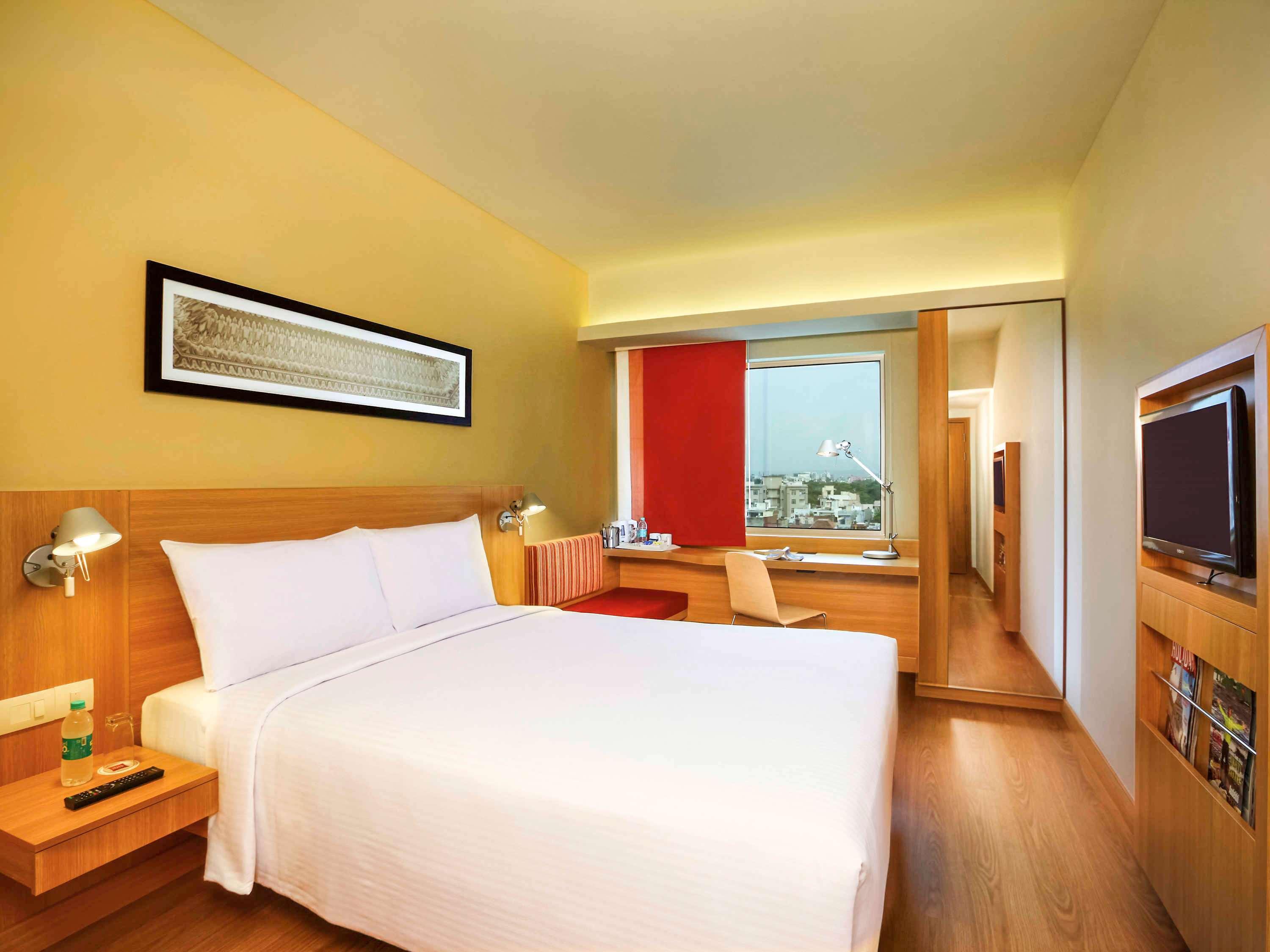 Отель Ibis Bengaluru Hosur Road - An Accor Brand Экстерьер фото