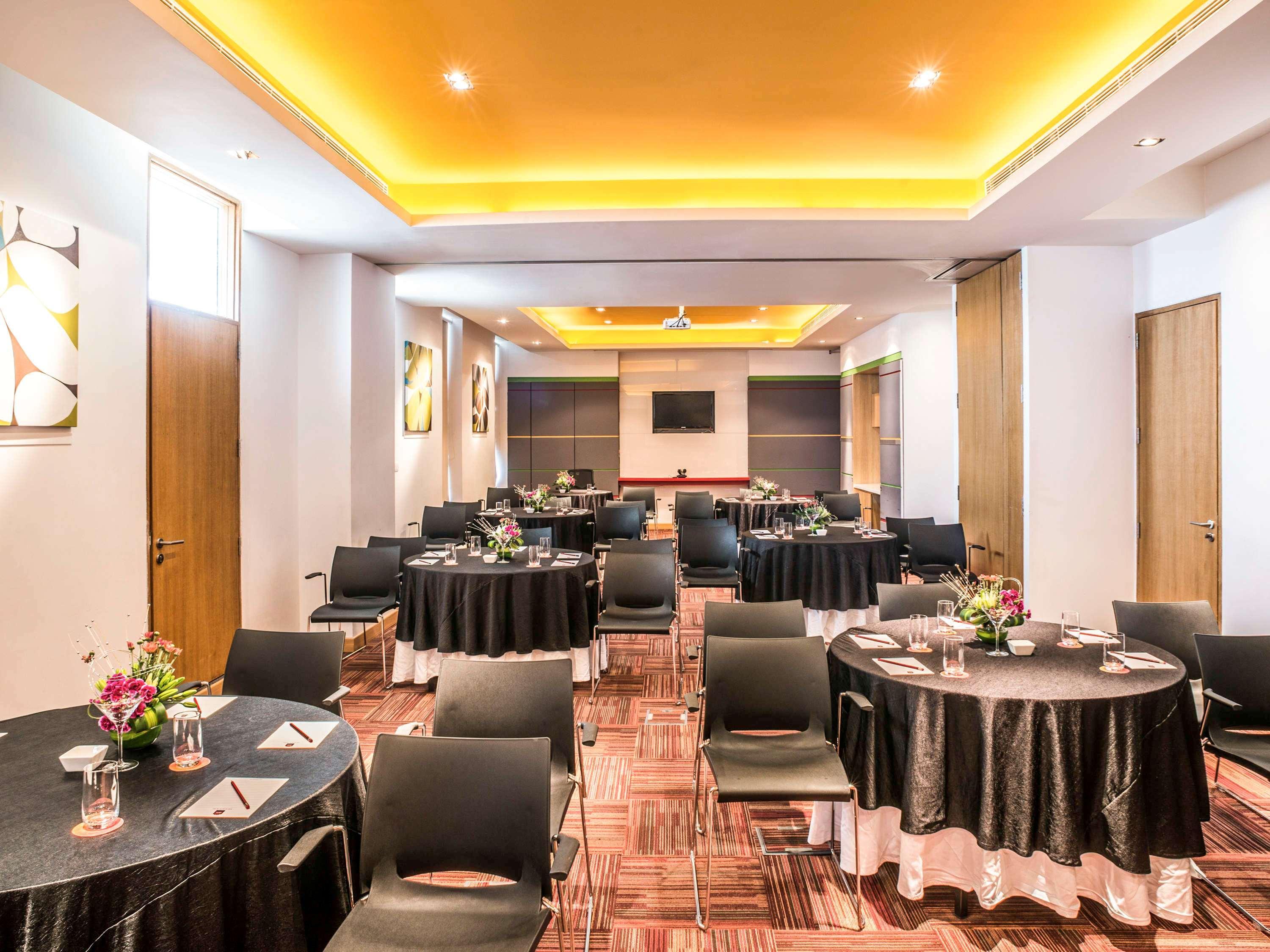 Отель Ibis Bengaluru Hosur Road - An Accor Brand Экстерьер фото