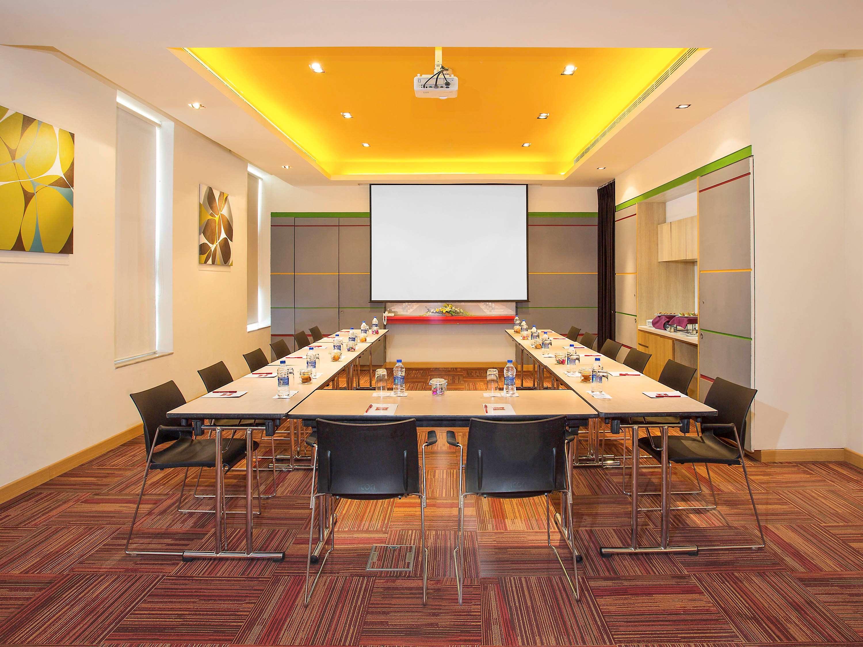 Отель Ibis Bengaluru Hosur Road - An Accor Brand Экстерьер фото