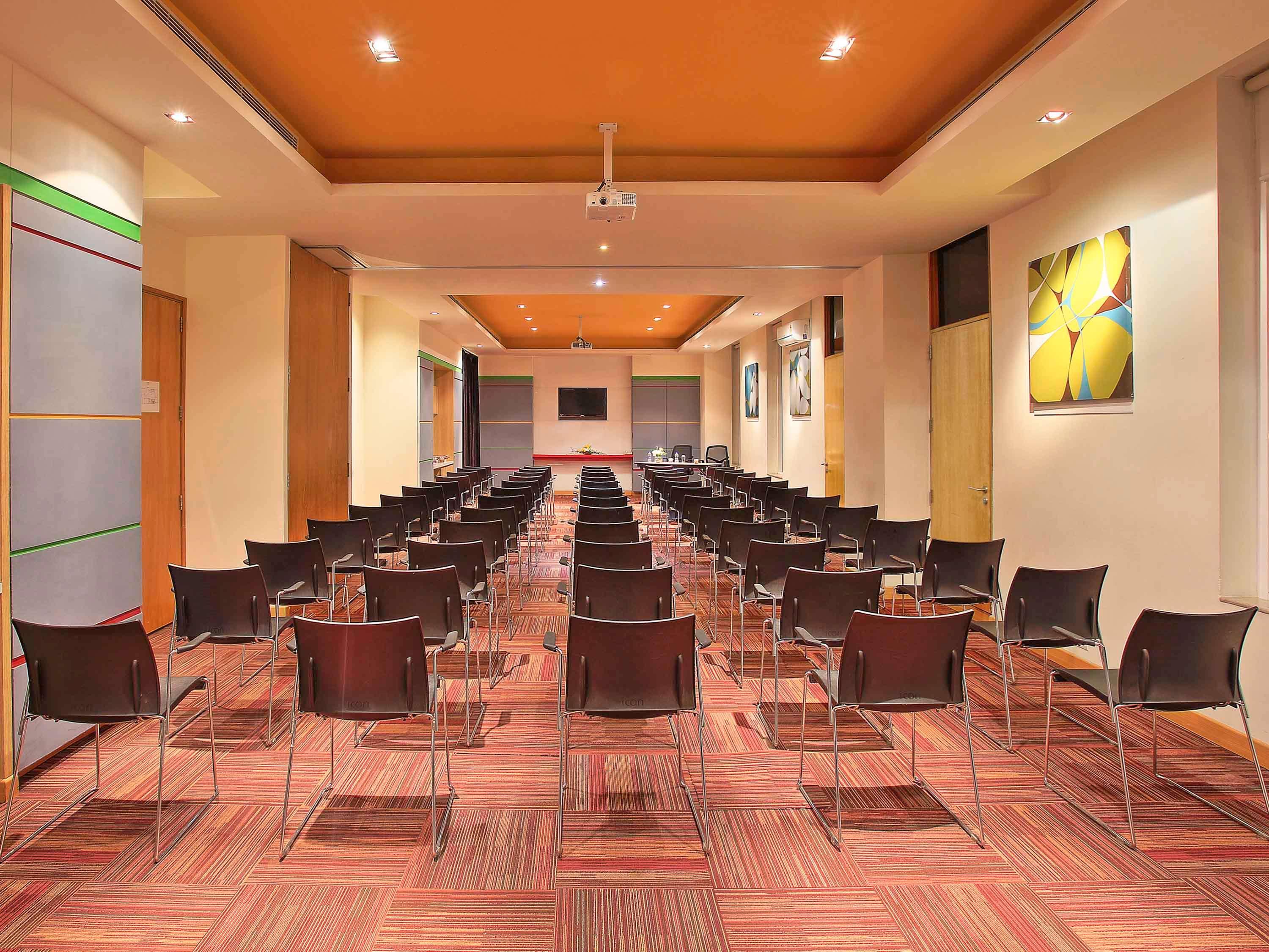 Отель Ibis Bengaluru Hosur Road - An Accor Brand Экстерьер фото