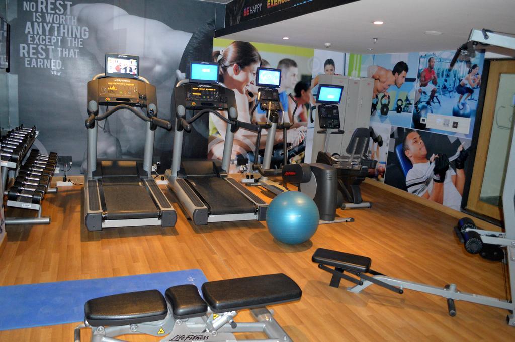 Отель Ibis Bengaluru Hosur Road - An Accor Brand Экстерьер фото
