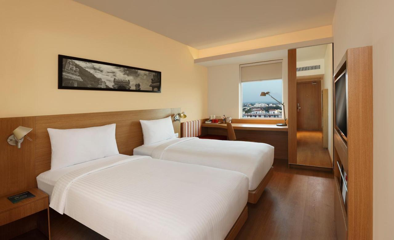 Отель Ibis Bengaluru Hosur Road - An Accor Brand Экстерьер фото